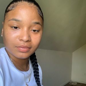 Meet your Posher, Amirah